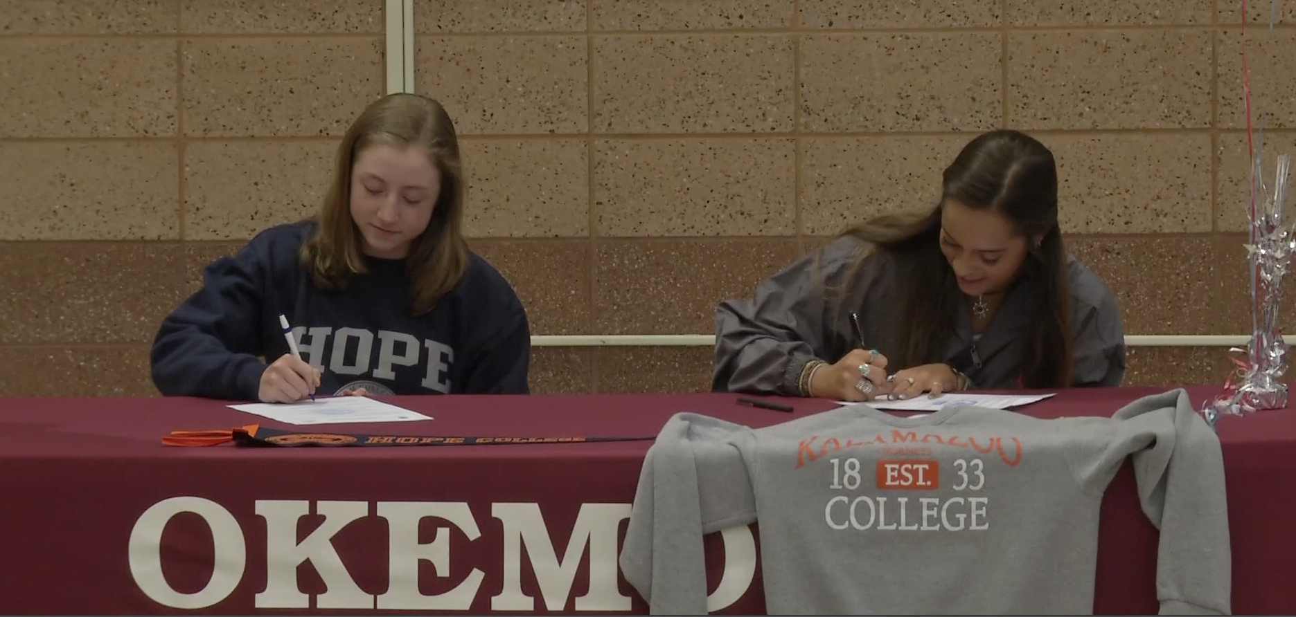 Two Okemos Tennis Players Sign Letters 
of Intent